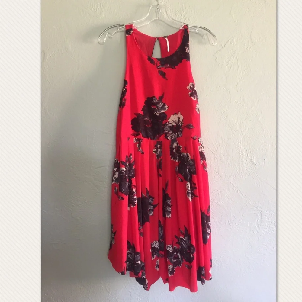 Free People floaty red dress large floral print - Picture 4 of 8